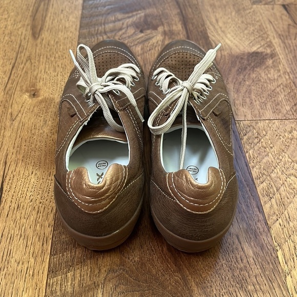 Geox Respira Woman’s Brown Sneakers Size 41 - Picture 4 of 7